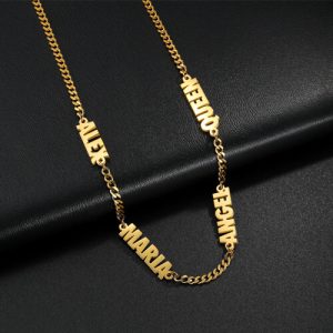 Name necklace with 4 names