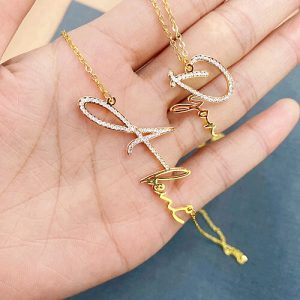Script name necklace with diamonds​