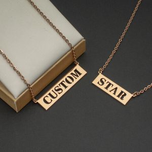 Cut out name plate necklace​ rose gold