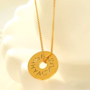 Round pendant necklace personalized​