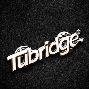 custom logo brooch and pins