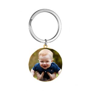 Making round photo charm keychains with engraving